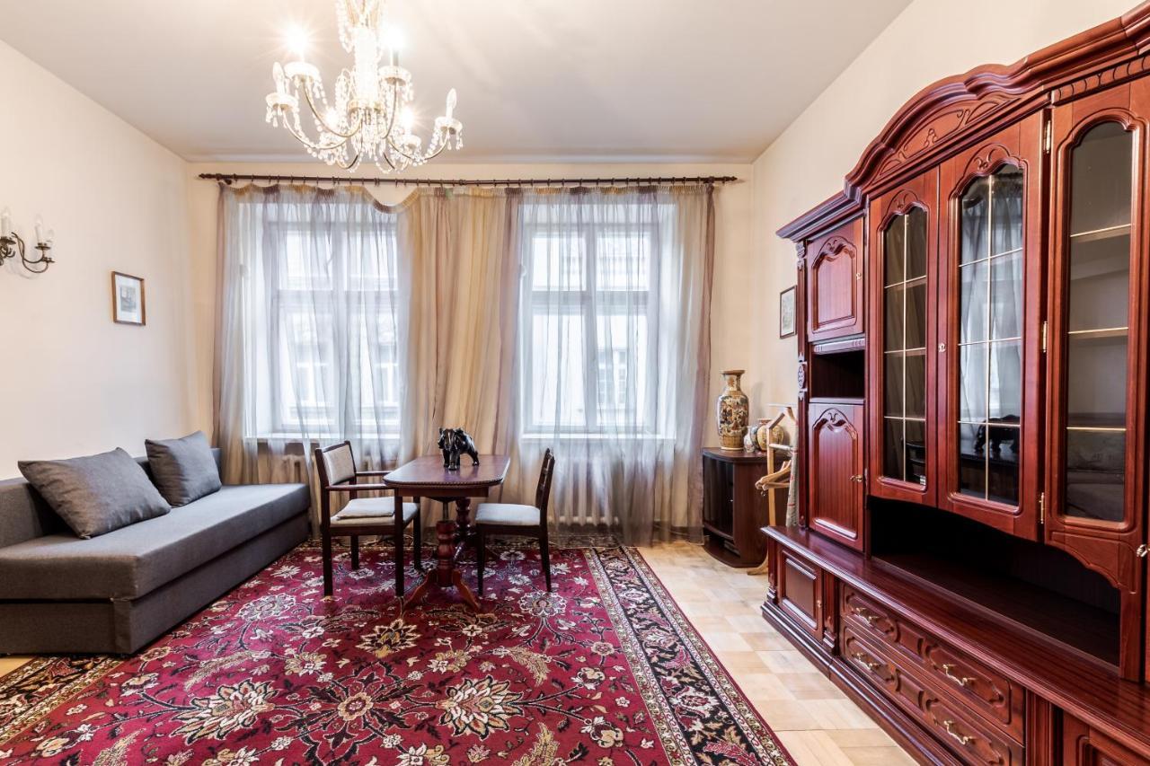 Doroshenka Antique Apartment Lviv Bagian luar foto